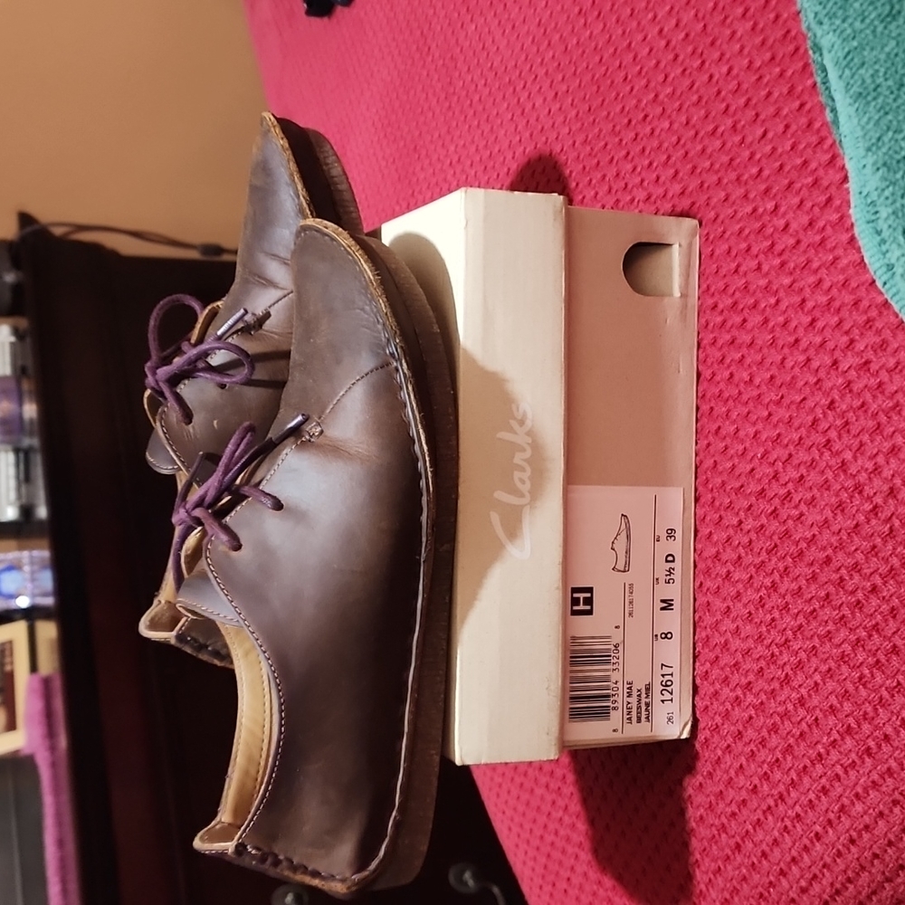 Clarks - Picture 3 of 9